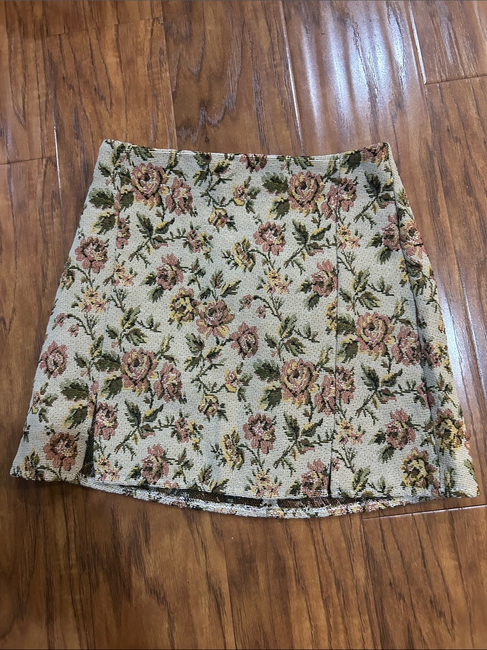 SHEIN Floral Jacquard Pencil Skirt in Cream, Pink and Green